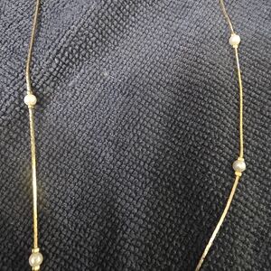 Elegant Gold and Pearl Necklace